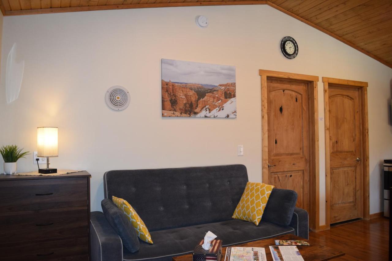 Log Cottages At Bryce Canyon #2 캐논빌 외부 사진